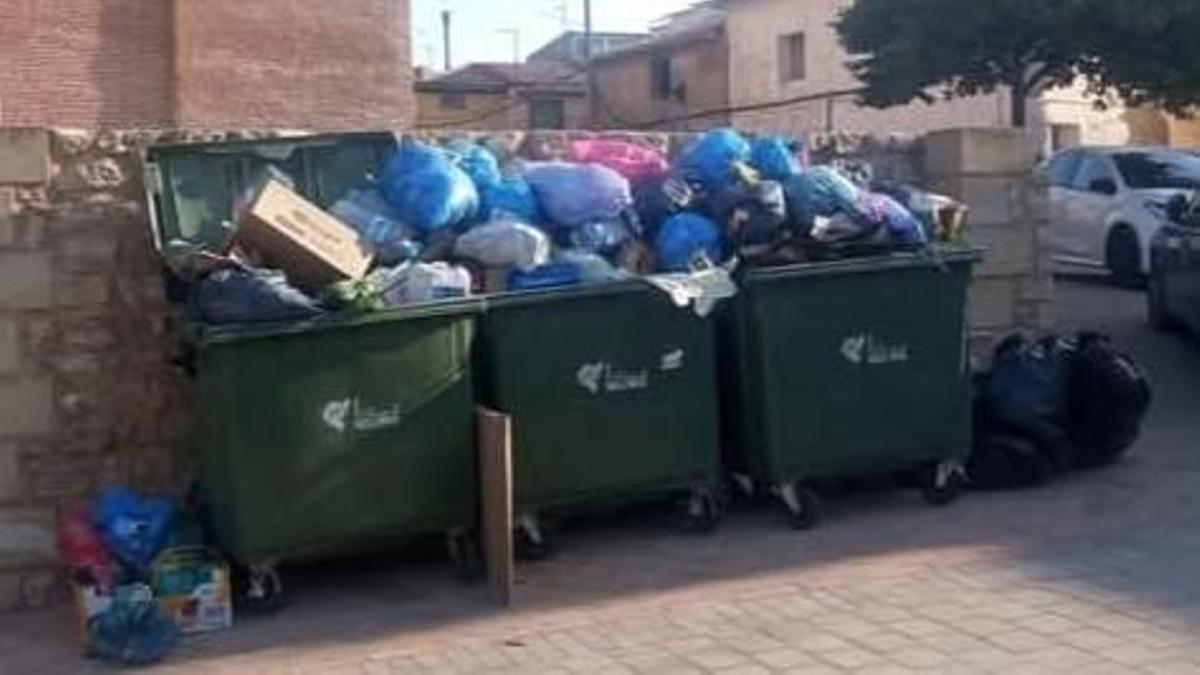 Situación de los contenedores en Azuara, municipio del Campo de Belchite