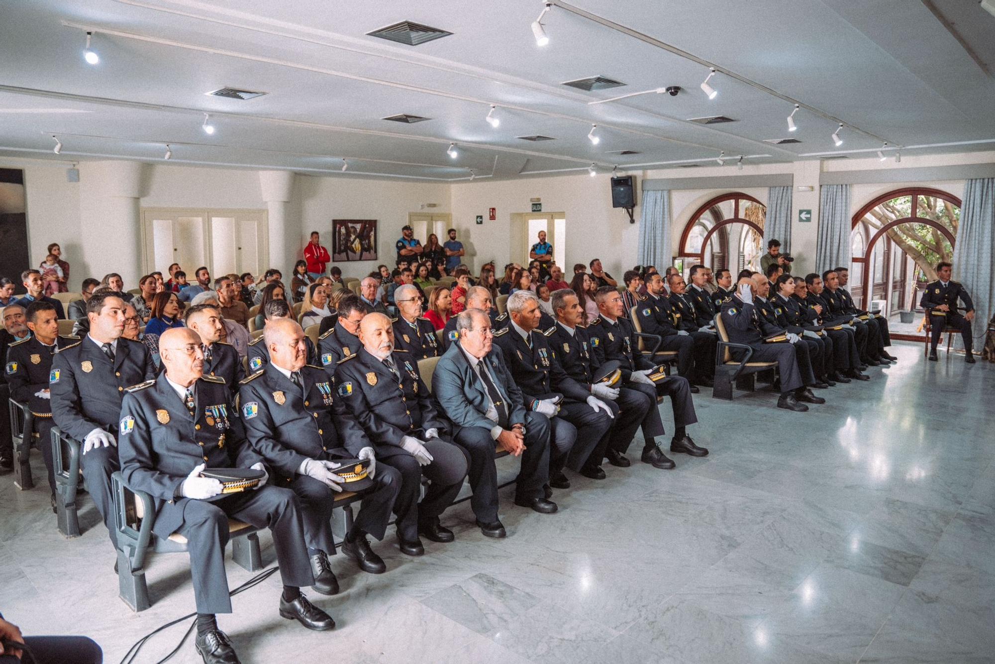 Entrega de reconocimientos a agentes de la Policía Local de Arrecife