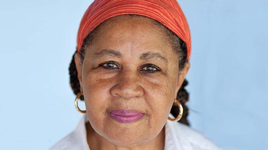 Jamaica Kincaid: &quot;Escribí este libro en medio de la noche mientras trasegaba vasos de ginebra&quot;