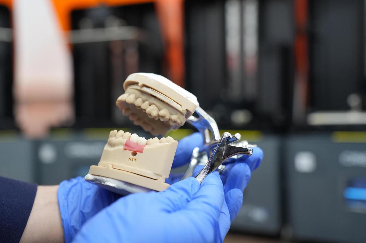 Grado Superior en Prótesis Dental.