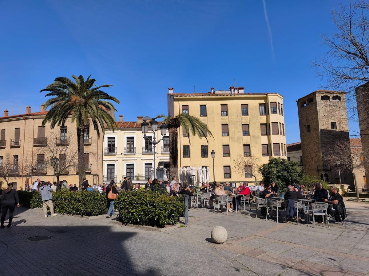 Jornada soledada y terrazas llenas este fin de semana en Cáceres