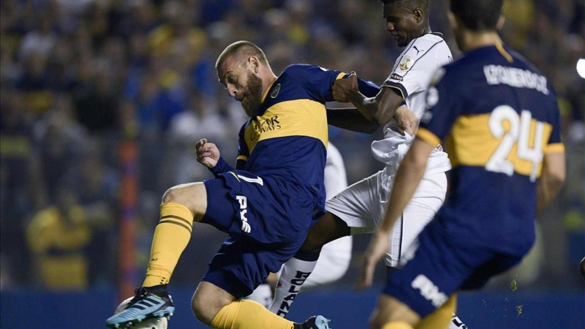 Daniele de Rossi se perdería la vuelta de Copa Libertadores