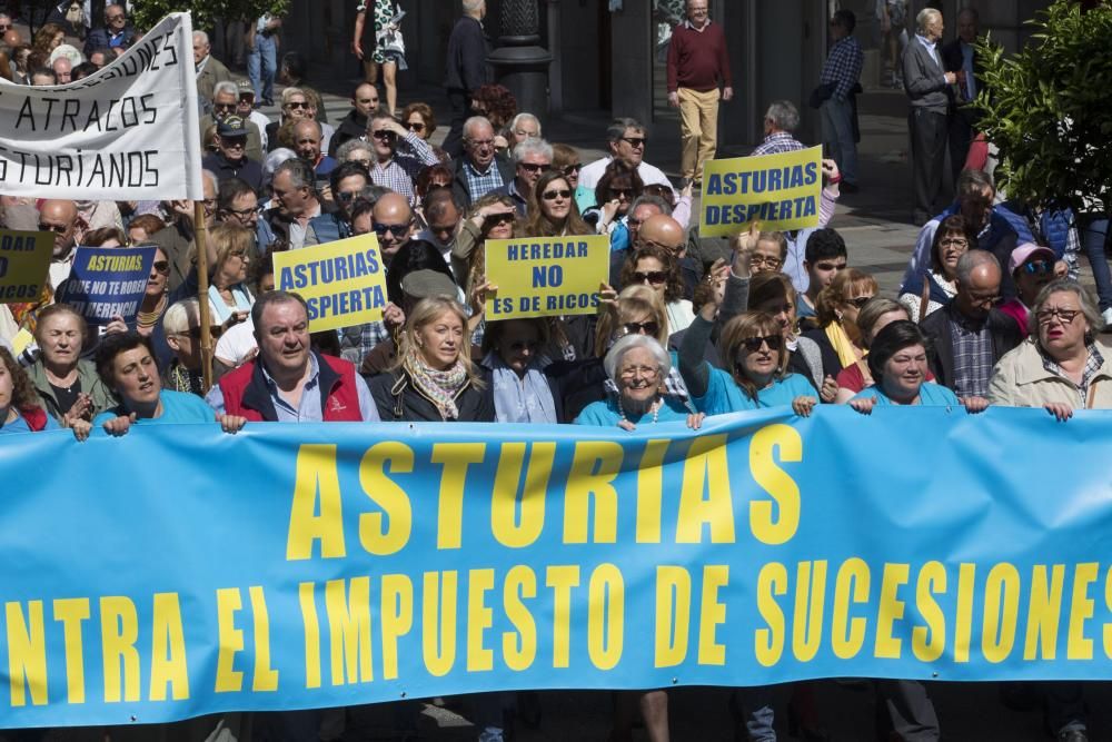 Miles de personas piden la eliminación del impuesto de sucesiones en Asturias