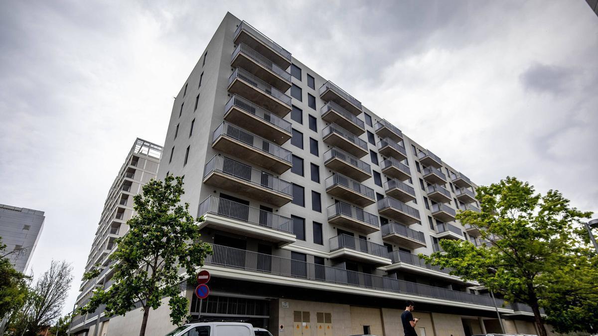 Promoción de vivienda de protección oficial en la Marina del Prat Vermell