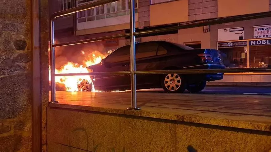 Arde un coche en Porto do Son