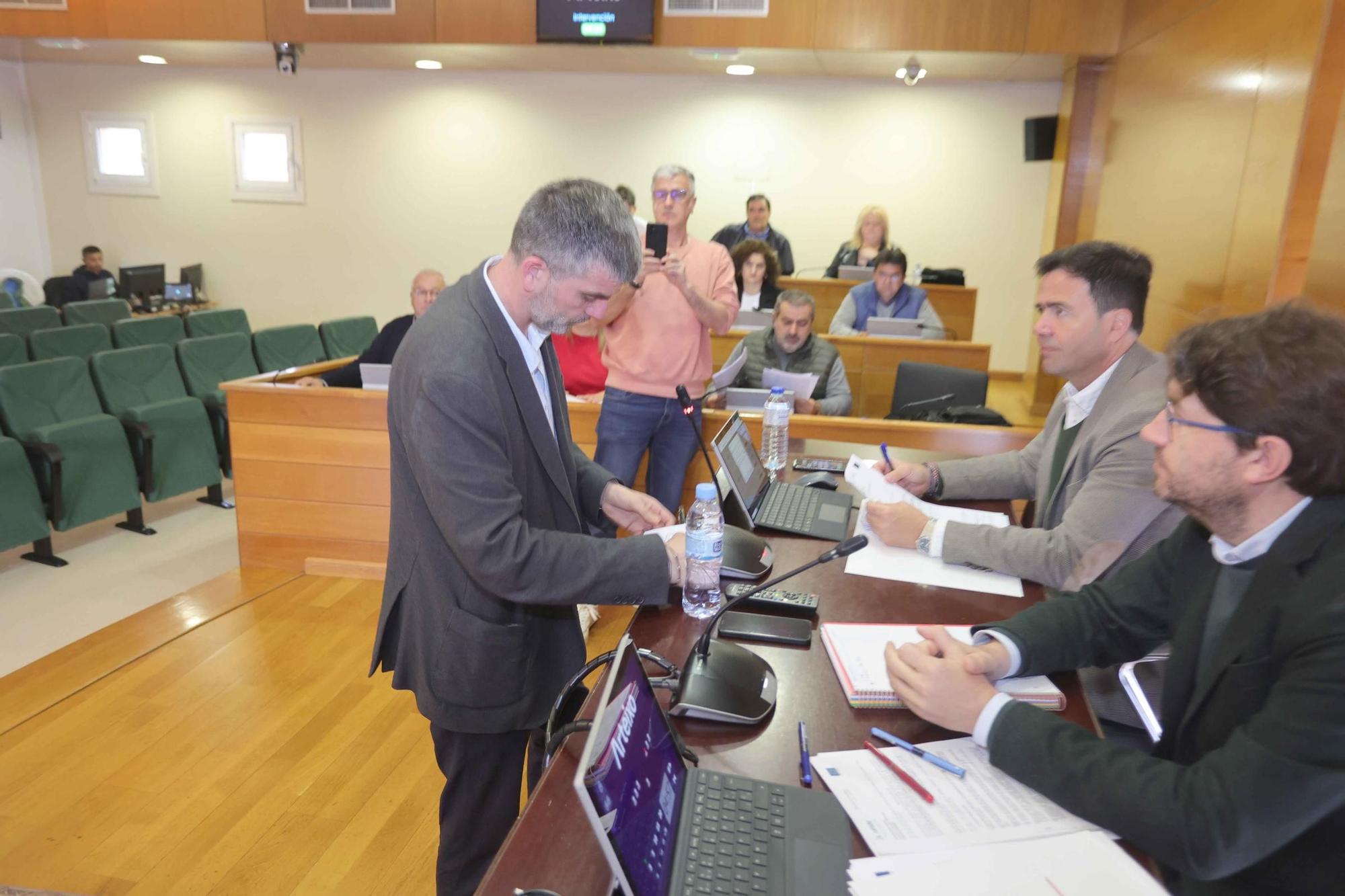 Martín Seco toma posesión como concejal del PSOE en Arteixo