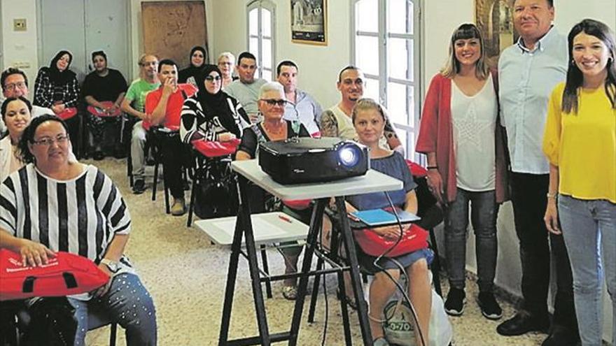 La Escuela de Acogida arranca con 27 personas