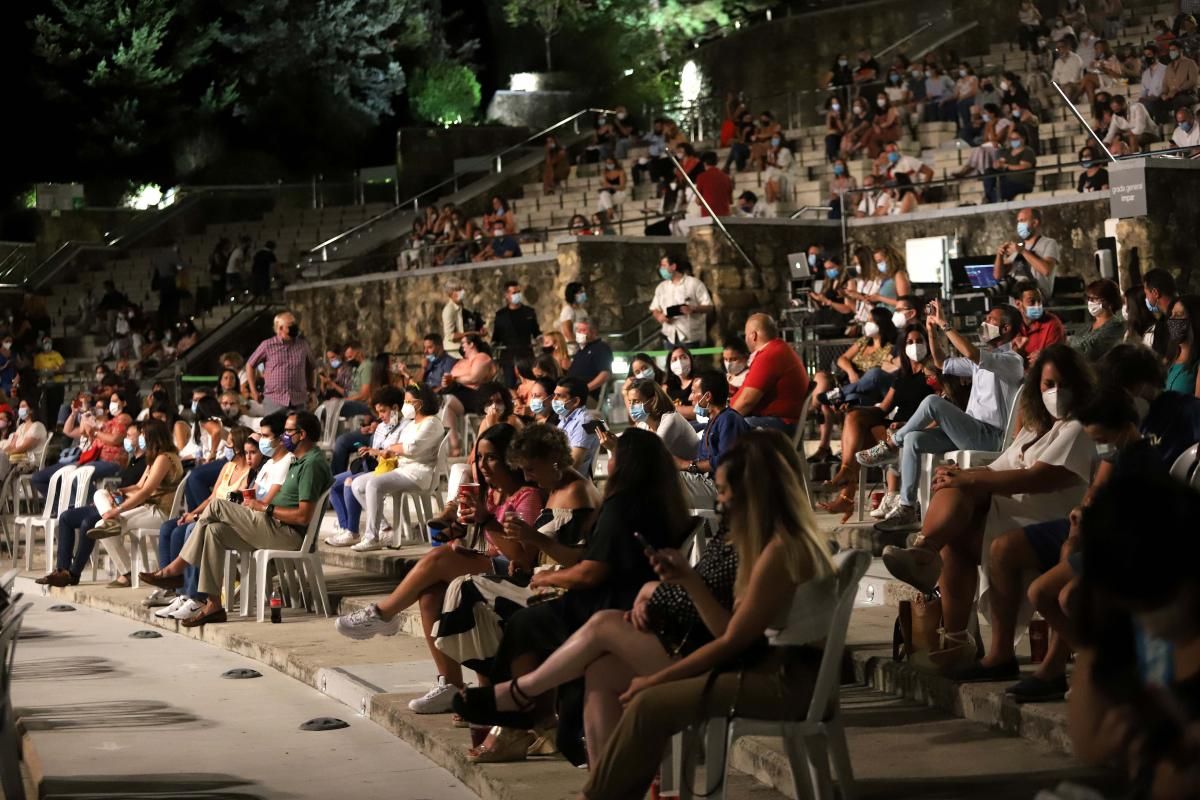 Pablo López encandila a sus fans en el Teatro de la Axerquía