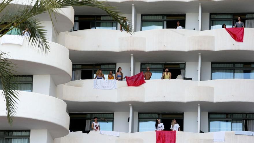 Estudiantes gallegas confinadas en Mallorca: &quot;Nosotras no hemos ido a ninguna fiesta&quot;