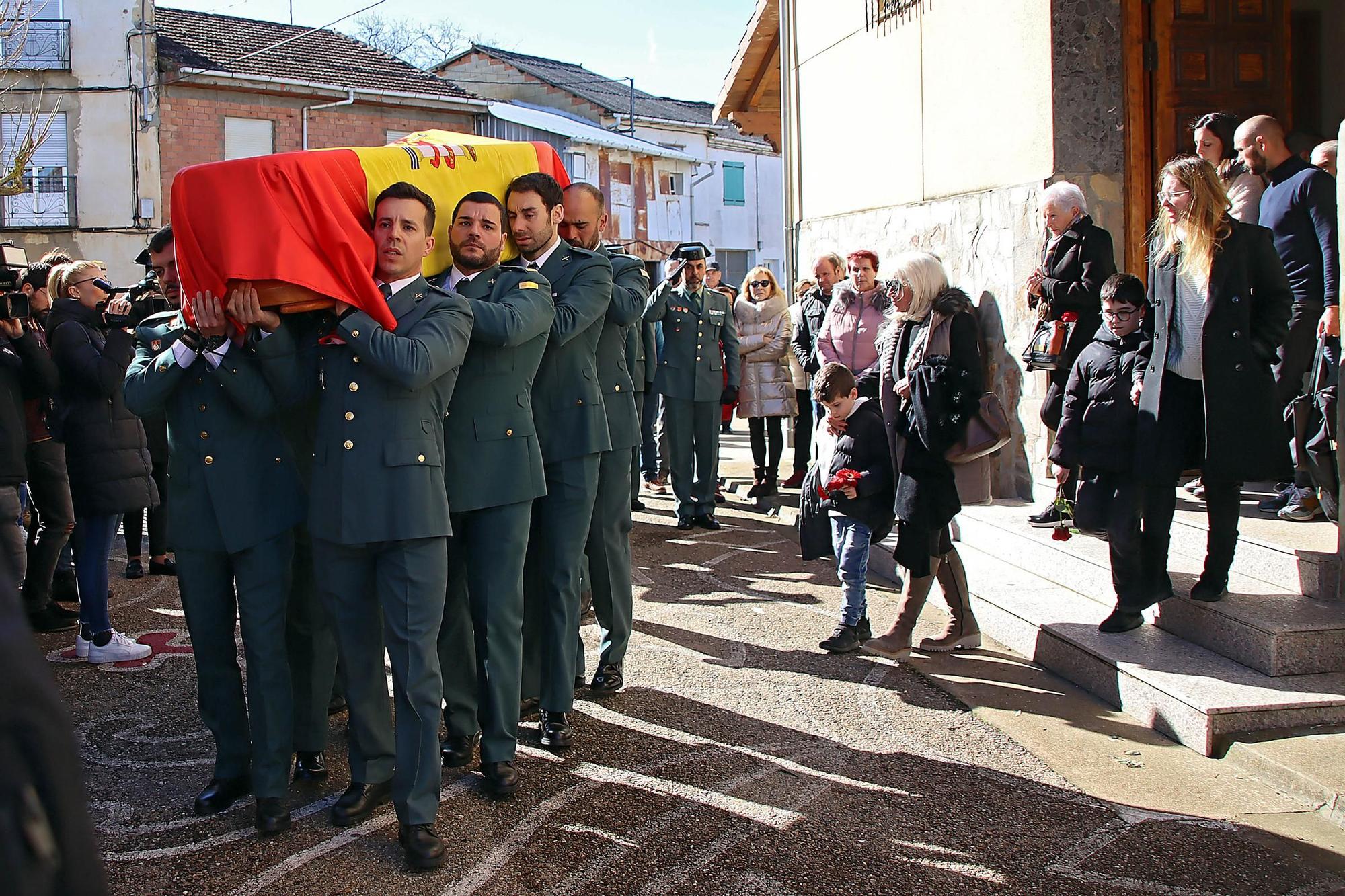 GALERÍA: Así ha sido el emotivo funeral para despedir al guardia civil David Pérez Carracedo