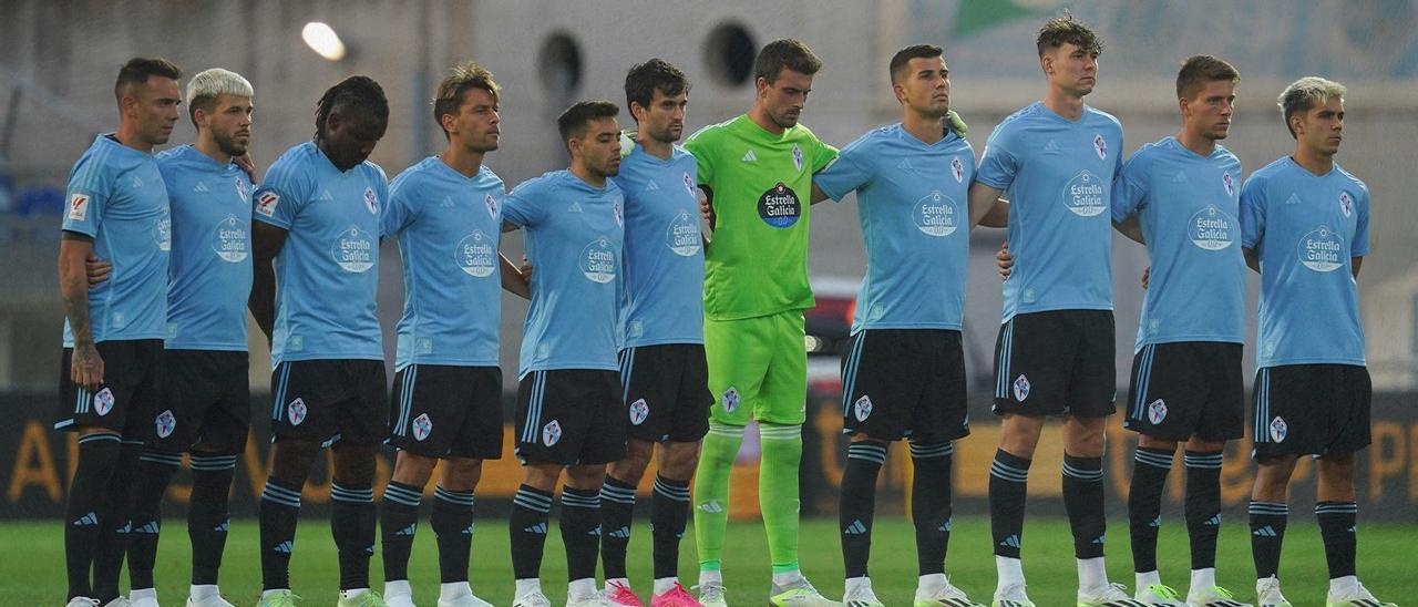 Foto de familia del once inicial del Celta que se enfrentó el pasado viernes al Benfica en Faro.