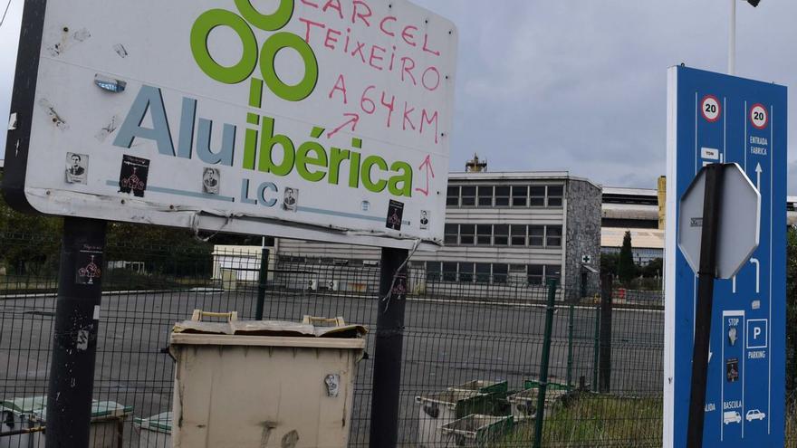 El Fogasa se niega a abonar los finiquitos a los exempleados de Alu Ibérica A Coruña