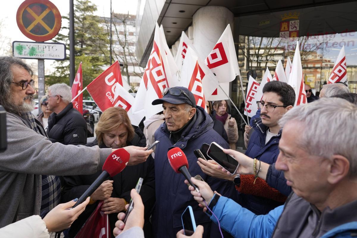 Concentración CCOO ugt por residencia tres árboles