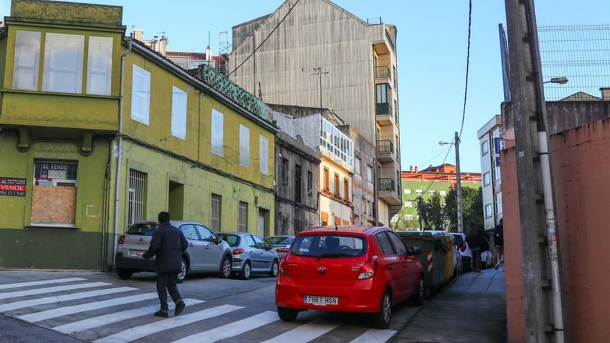 La calle ha ganado en frecuencia de peatones y vehículos.  | // I.ABELLA