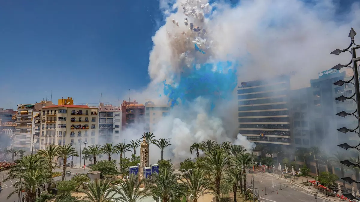 Mascletà de hoy en Alicante: cuándo y donde será el disparo de Hogueras de este sábado