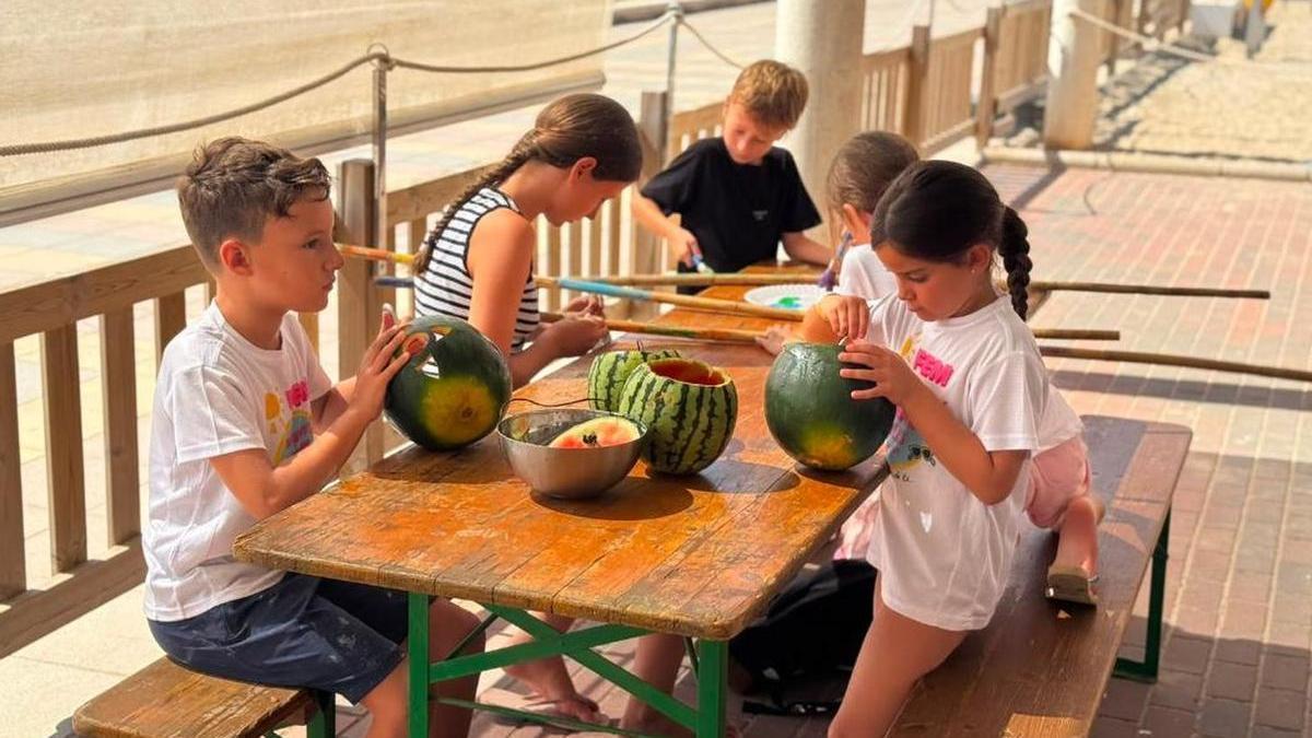 Los tradicionales 'farolets de melo d'alger' serán protagonistas este 15 de agosto en la romería nocturna de Xilxes.