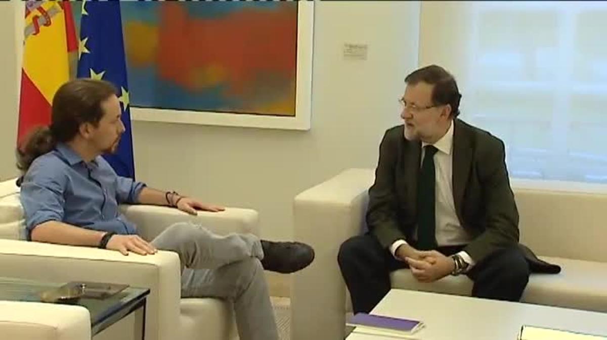 El president del Govern, Mariano Rajoy, es reuneix des de les 16.30 hores amb el líder de Podem, Pablo Iglesias, en la ronda de contactes que està mantenint el líder de l’Executiu amb els diferents partits per parlar sobre Catalunya i el pols independentista.
