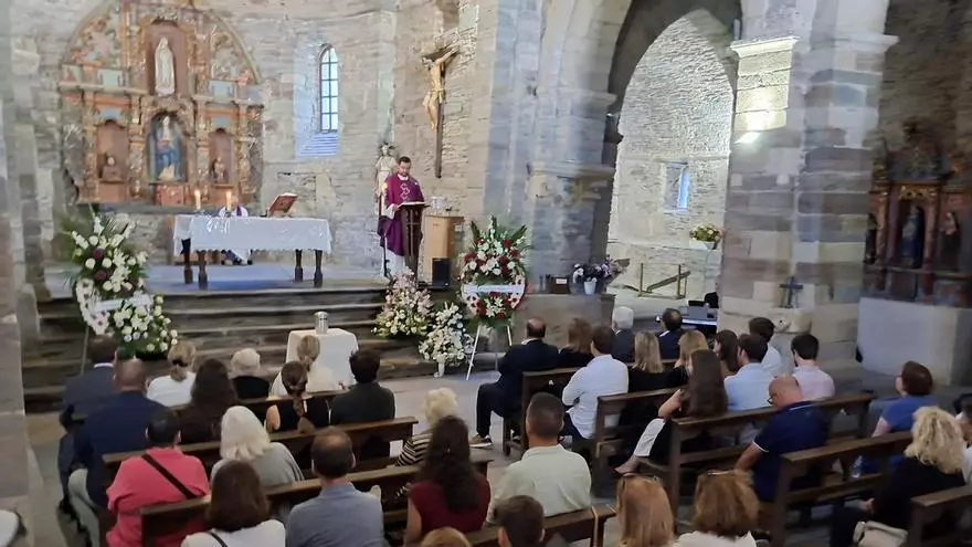 VÍDEO: Villanueva de Oscos despide a su querido vecino, el empresario Enrique López