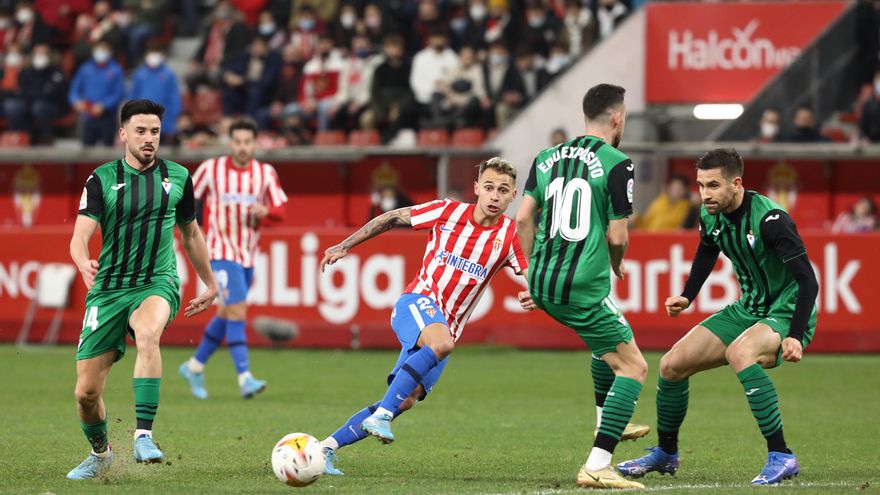 Los refuerzos no son suficiente: el Sporting sigue atascado y cae ante el Eibar (0-1)