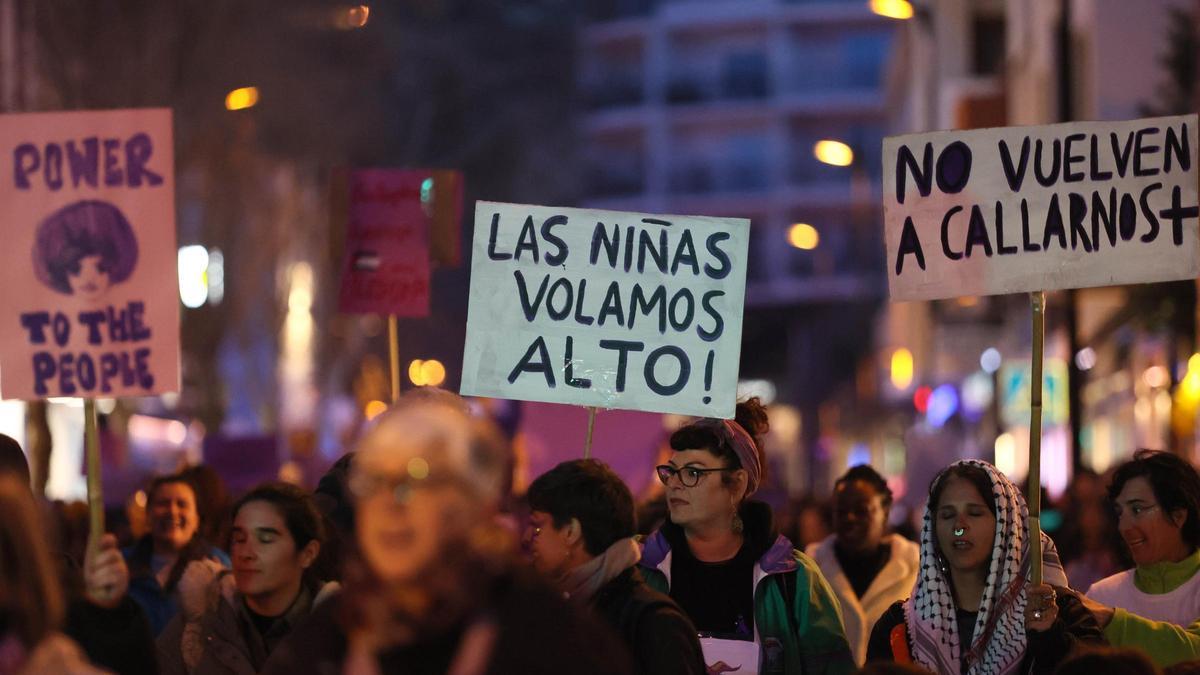 Una imagen de la marcha feminista del 8M en Ibiza.