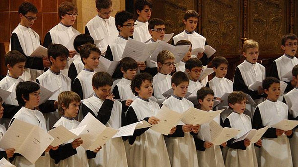 Cedé amb les nadales més populars interpretades per l’Escolania de Montserrat. Una promoció d’EL PERIÓDICO.