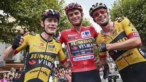 Vingegaard, Kuss y Roglic, del Jumbo-Visma, coparon el podio de la última Vuelta a España