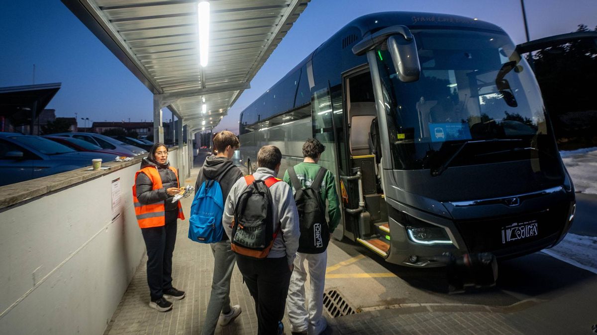 El servicio alternativo por el macrocorte del R3 arranca en La Garriga con la petición de mejorar la frecuencia de los buses