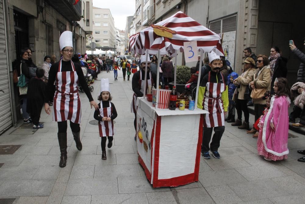 Un concurrido desfile de disfraces infantil inaugura las jornadas de comparsas en Marín