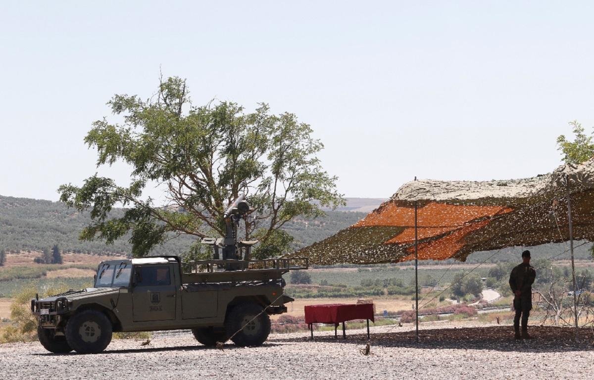 Militares en los terrenos de La Rinconada, donde se levantará la futura base logística del Ejército.