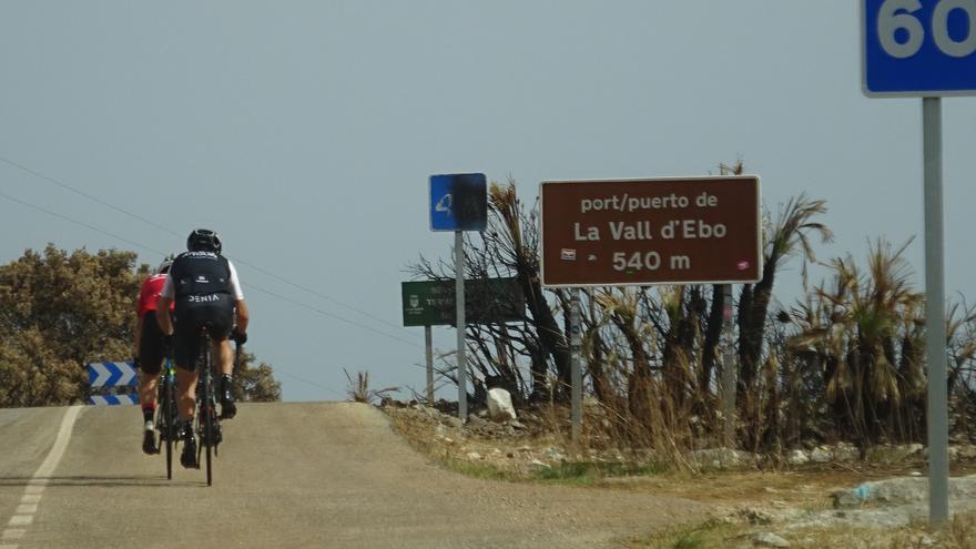 Un puerto y tres repechos de la Marina Alta donde ver al pelotón de la Vuelta a España en pleno esfuerzo