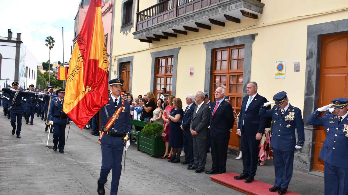 Acto de jura de bandera civil en Firgas.