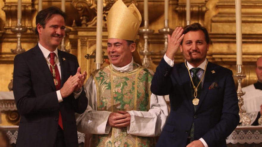 Eduardo Pastor recibe la Medalla de la Agrupación de Cofradías