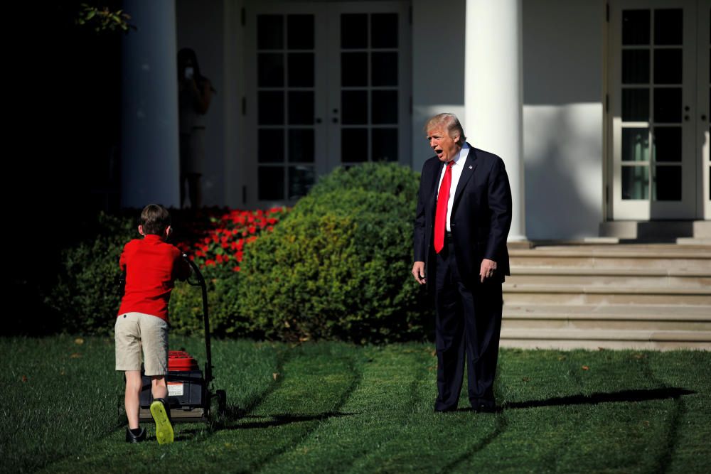 U.S. President Donald Trump welcomes ...