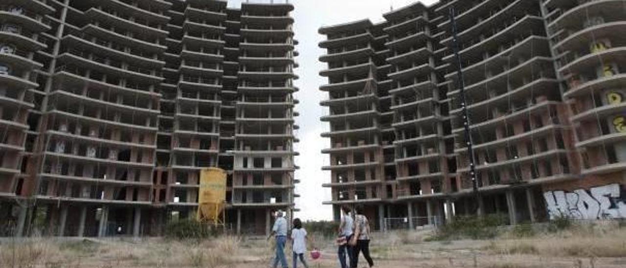 Torres Febex a medio construir en Canet d&#039;En Berenguer (El Camp de Morvedre).