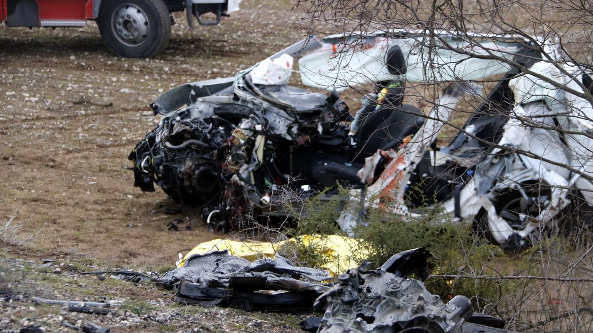 El cotxe sinistrat en l'accident mortal amb un camió a la L-310 a Tàrrega