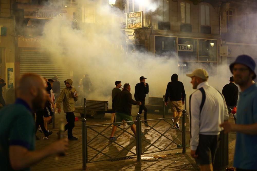 Hinchas ingleses y rusos volvieron a enfrentarse en la ciudad francesa.