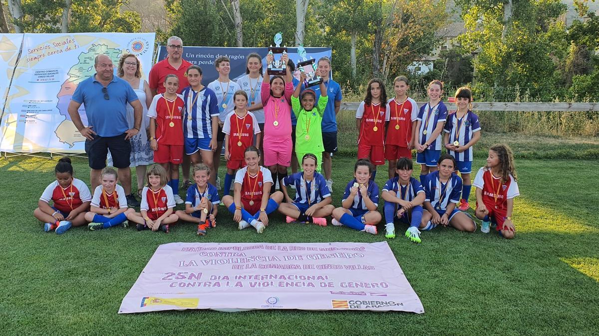 Uno de los partidos disputados el año pasado dentro del Torneo de Fútbol Comarca Cinco Villas en Castiliscar.