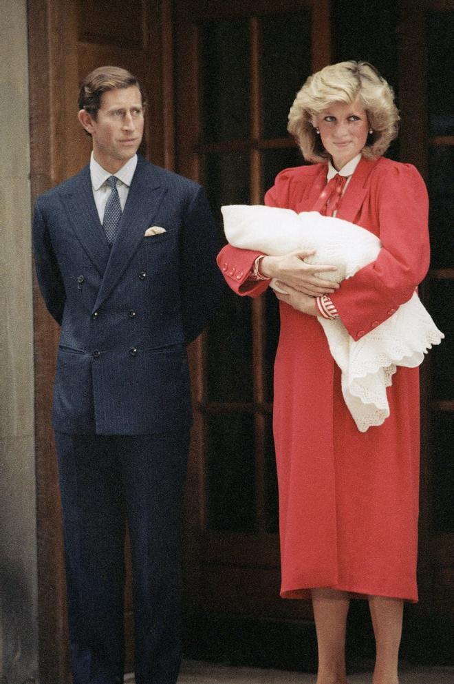 El Príncipe Carlos y la Princesa Diana en una imagen de 1984
