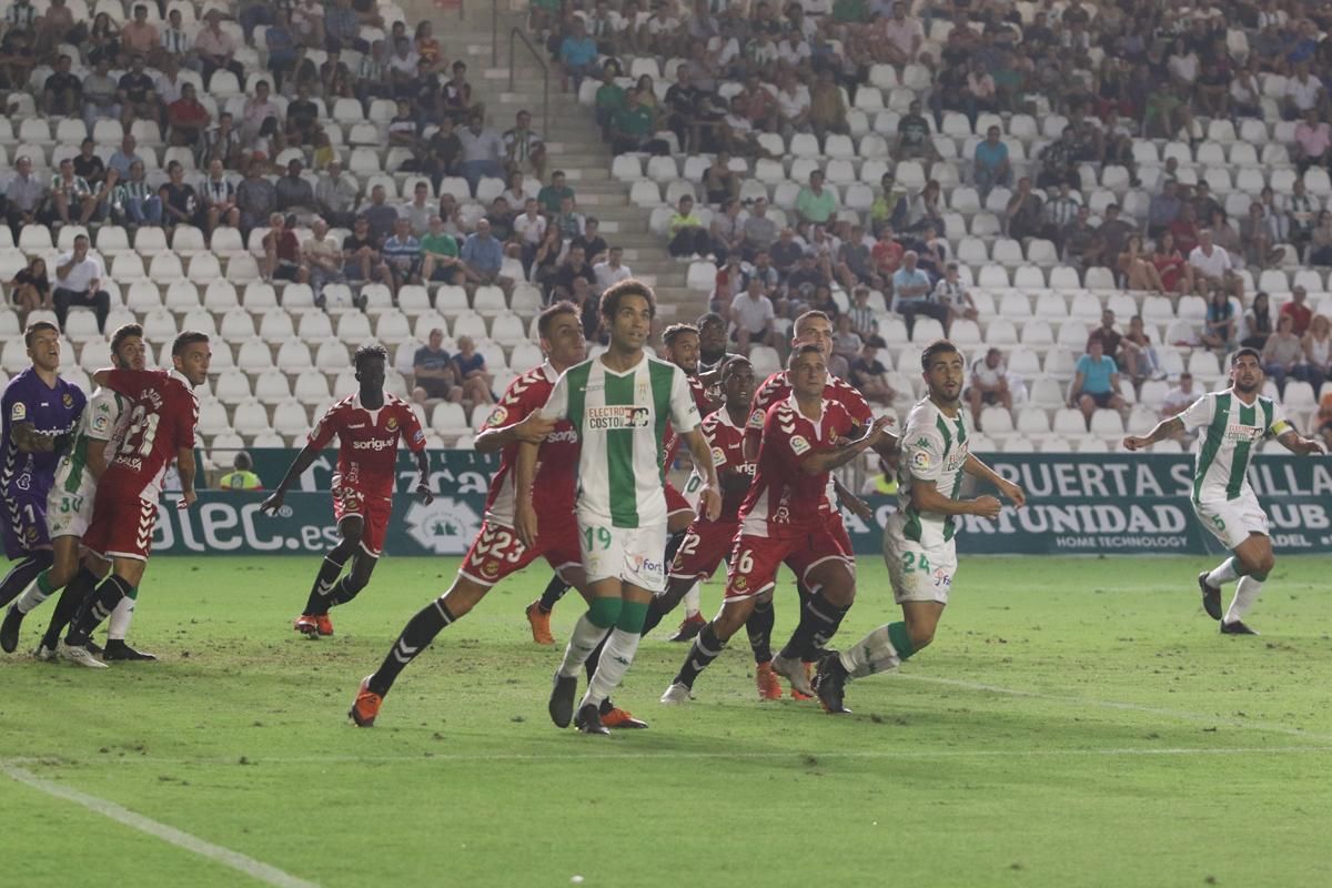 Las imáges del encuentro de Copa del Rey entre el Córdoba C.F. y el Nástic