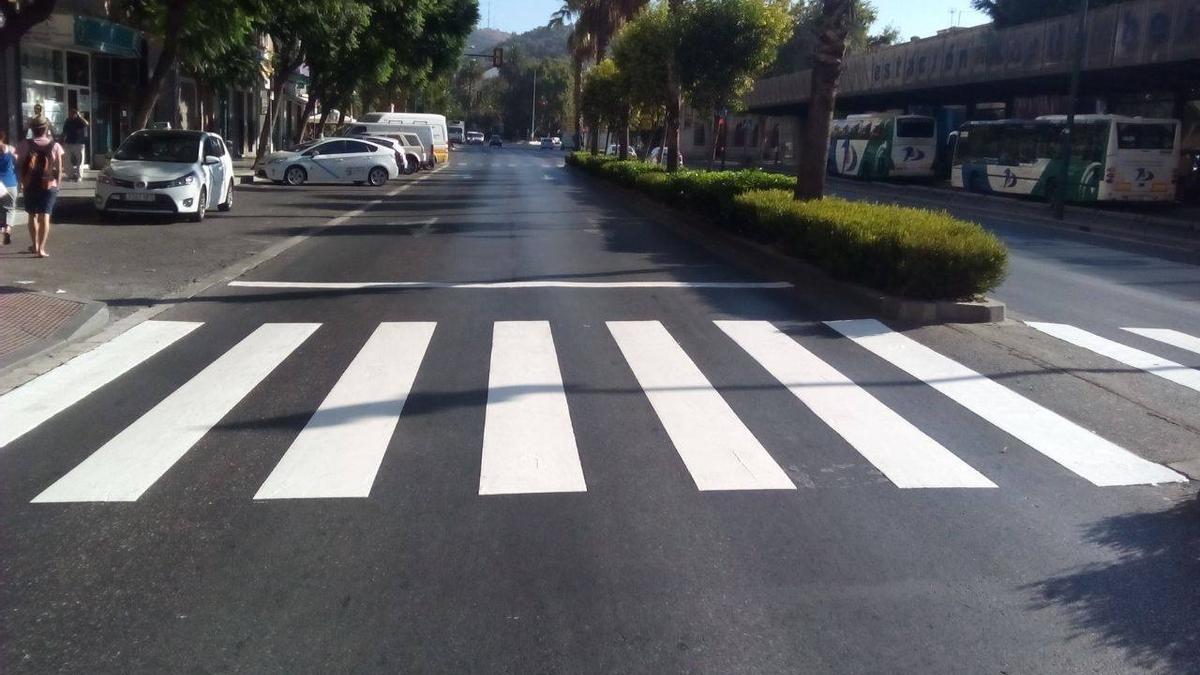 Imagen de archivo de una calle asfaltada en Málaga.