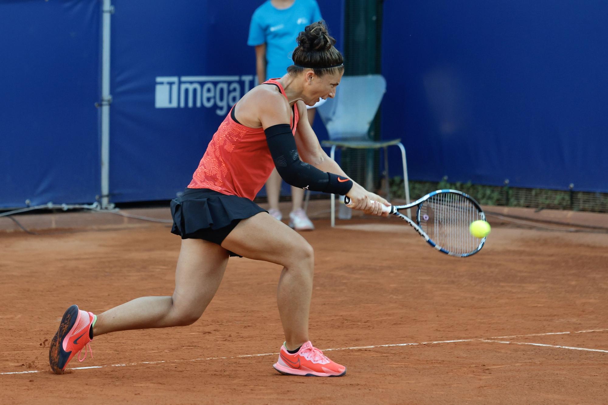 Sara Sorribes cae ante Errani en el BBVA OPEN INTERNACIONAL DE VALENCIA - WTA