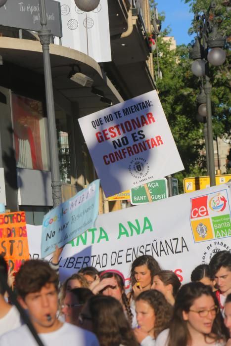 Manifestación a favor de la escuela concertada