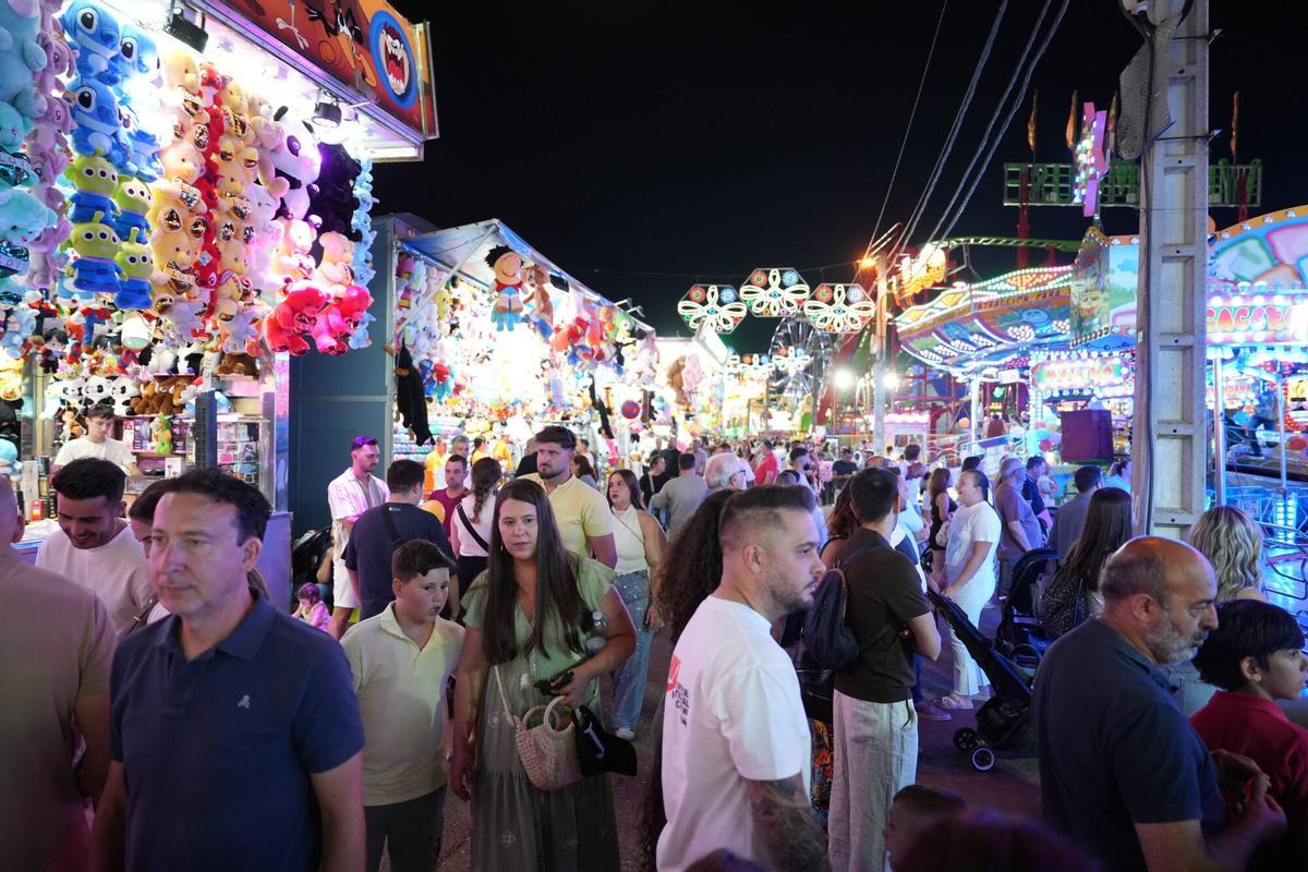 El ambiente del último viernes de la Feria de San Juan de Badajoz: encuéntrate en las fotos