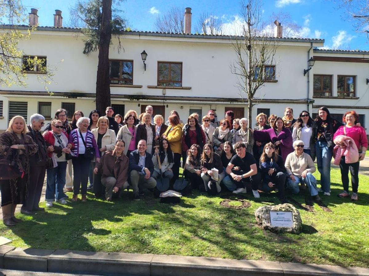 Los participantes en el acto.