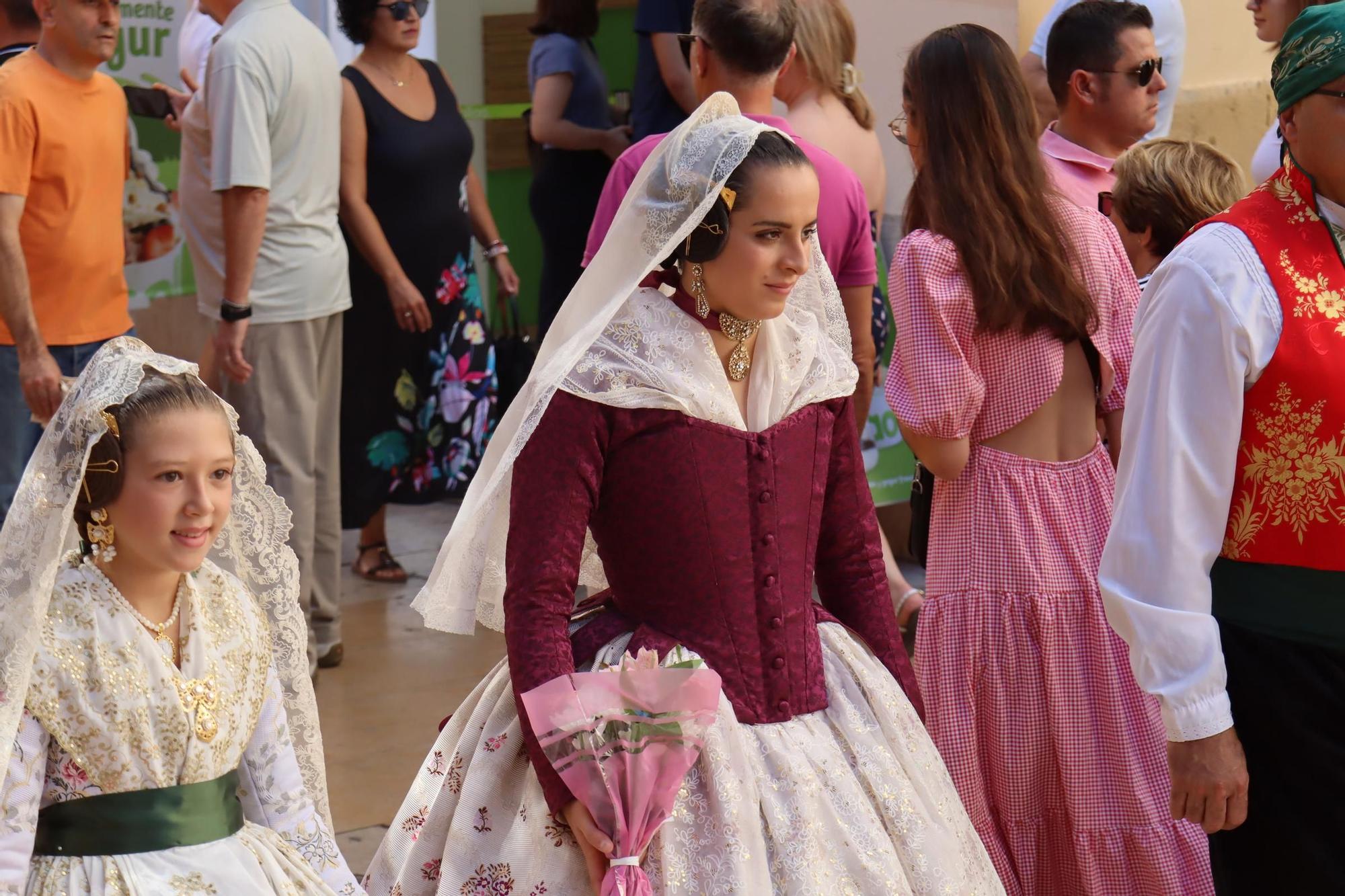 Una Ofrenda en pleno Septiembre con las Fallas del Marítimo