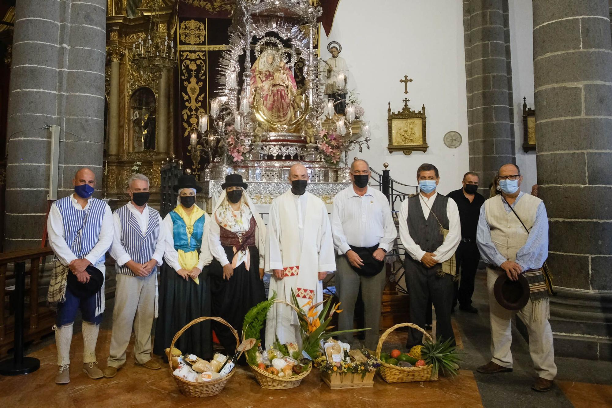 Ofrenda simbólica de los ayuntamientos de Gran Canaria a la Virgen del Pino (07/09/2021)