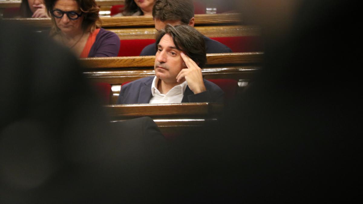 El diputat de Junts Francesc de Dalmases, en un pleno del Parlament