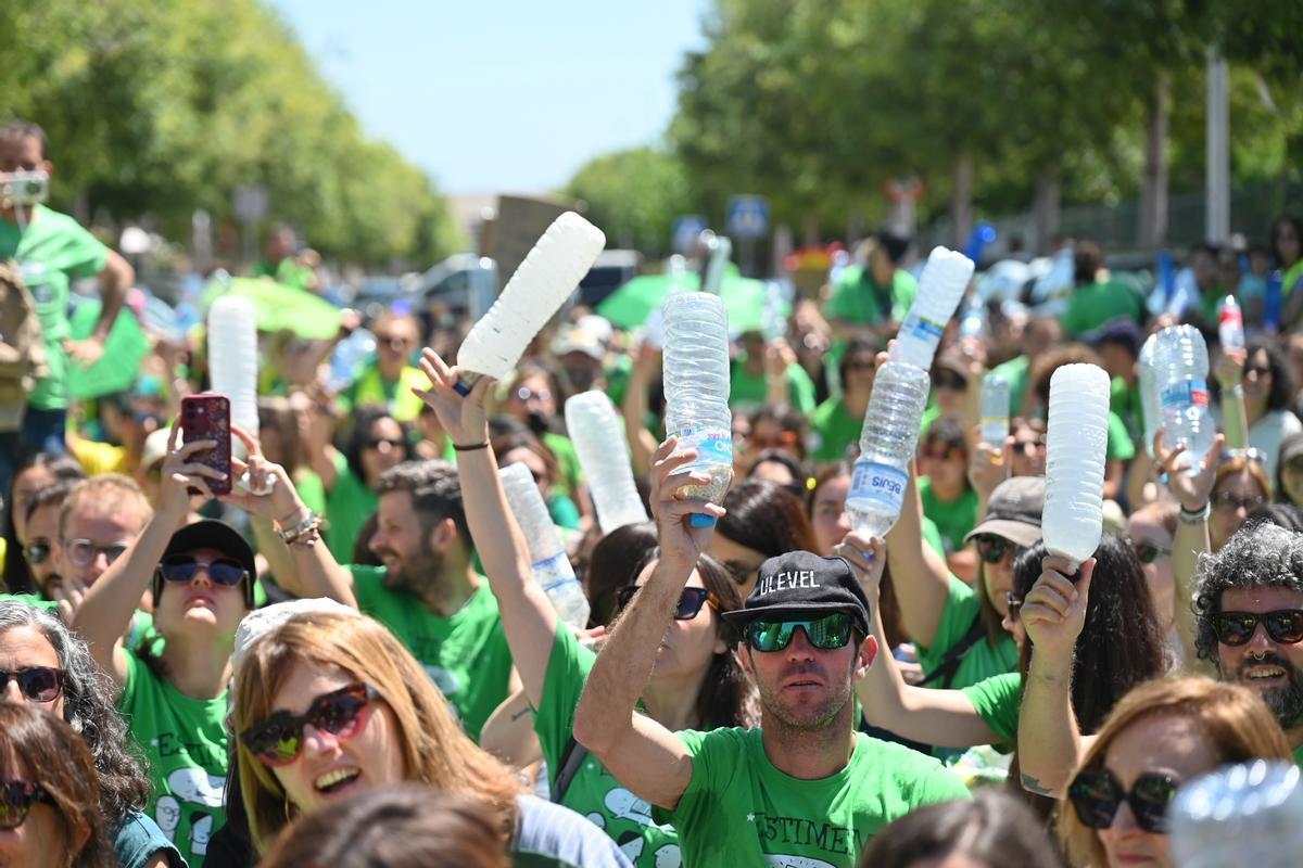 Galería de imágenes: nueva jornada de movilizaciones de los profesores en Castellón