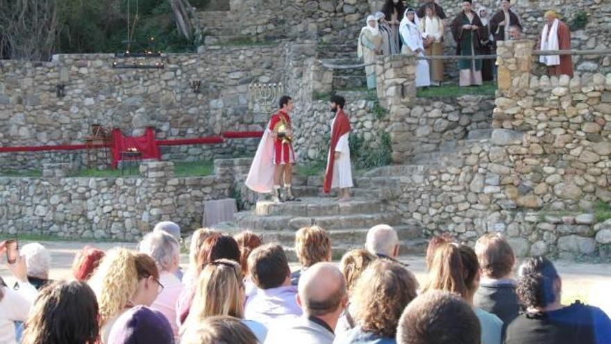 Sant Climent Sescebes obre els actes de Setmana Santa amb la Passió