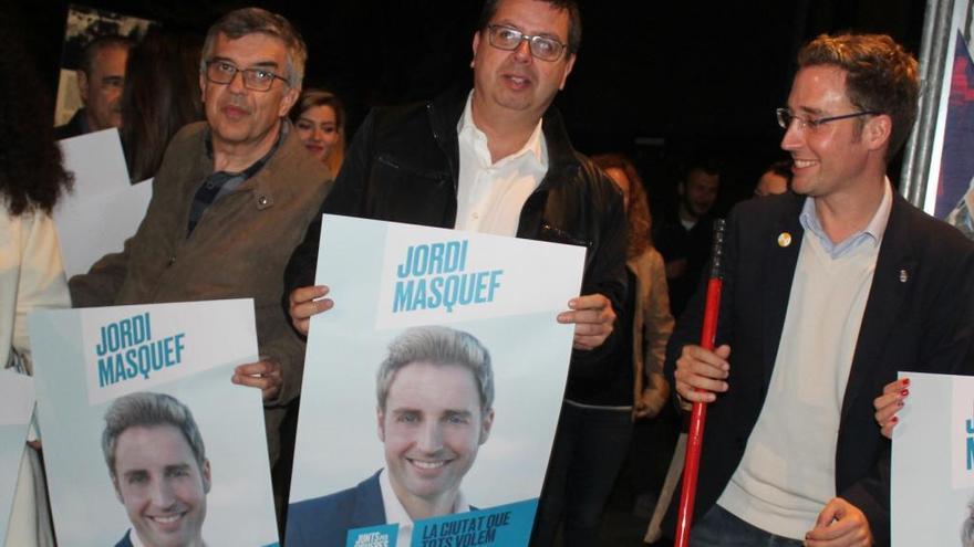 Josep Maria Bernils, a l&#039;esquerra, periodista i candidat de JxF.